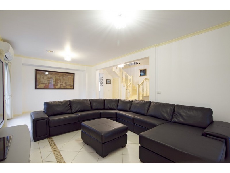 1 Glenn Erin Way, Berwick VIC 3806