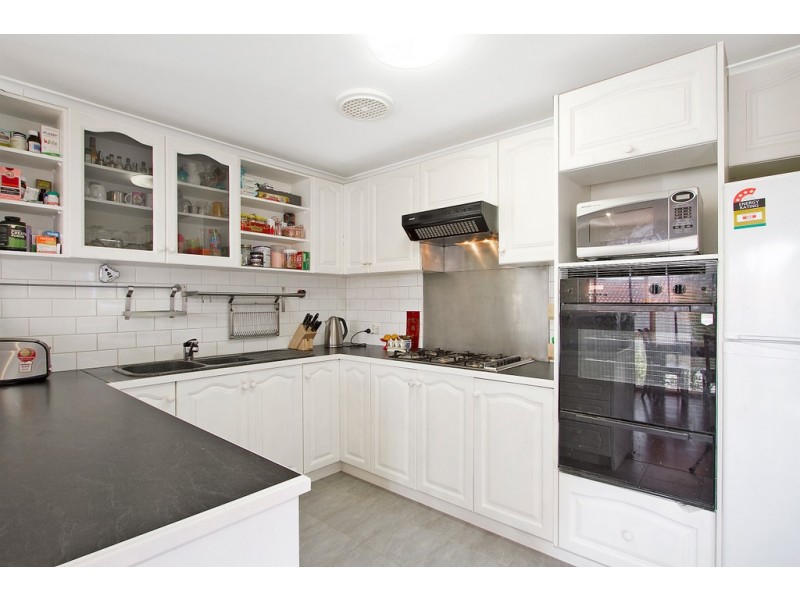 28 Ralph Crescent, Hampton Park VIC 3976