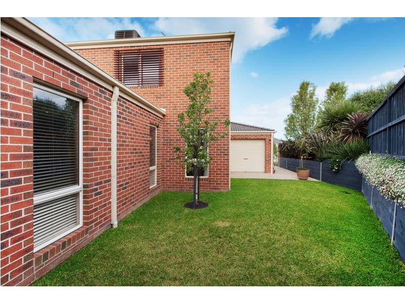 14 McNair Court, Berwick VIC 3806