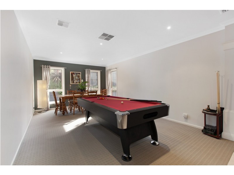 14 McNair Court, Berwick VIC 3806