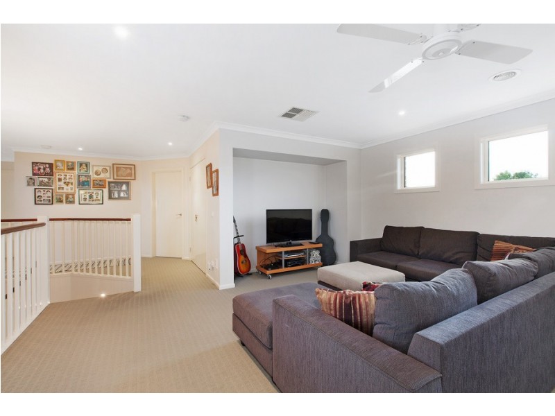 14 McNair Court, Berwick VIC 3806