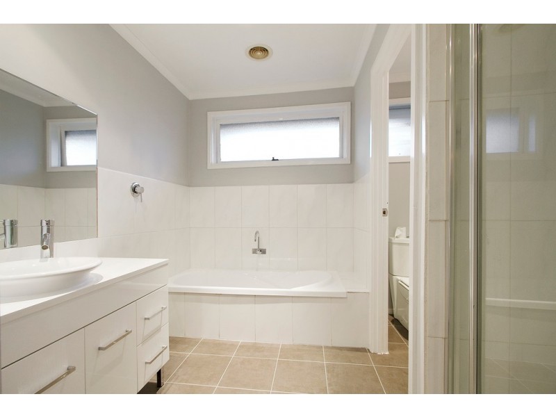 1 Melrose Court, Berwick VIC 3806