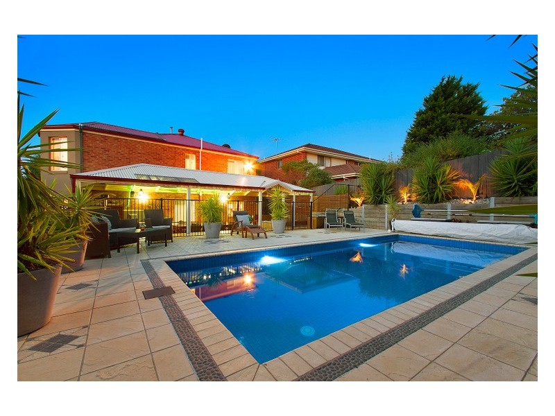 25 Lawrence Drive, Berwick VIC 3806