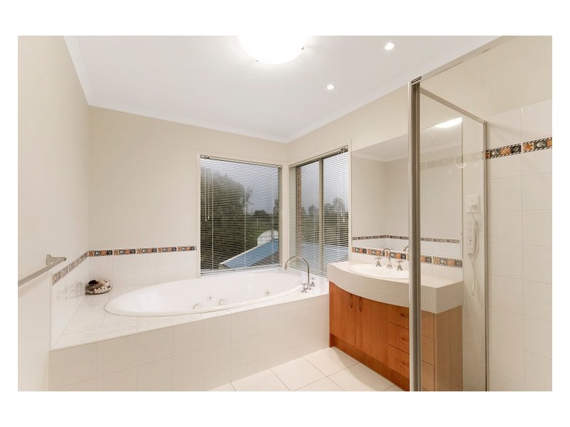 10 Beethoven Drive, Narre Warren South VIC 3805