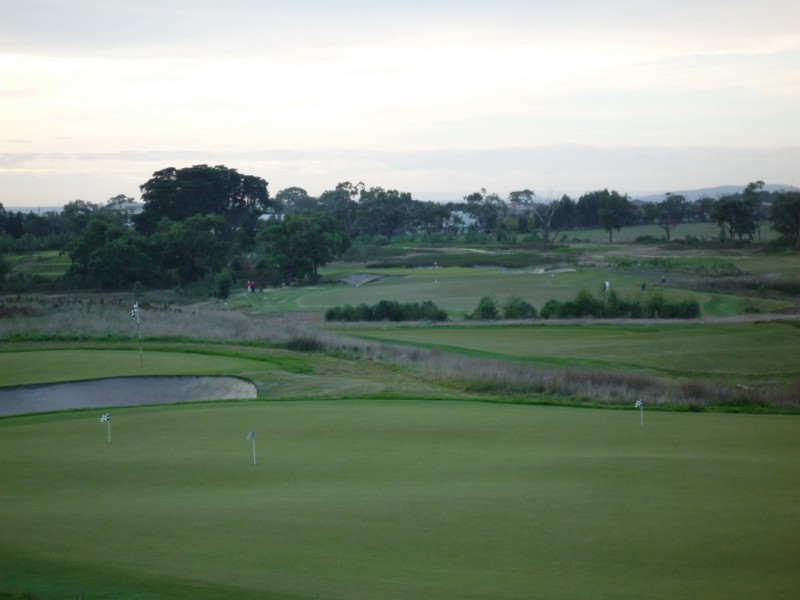 10 Long Street, Cranbourne South VIC 3977