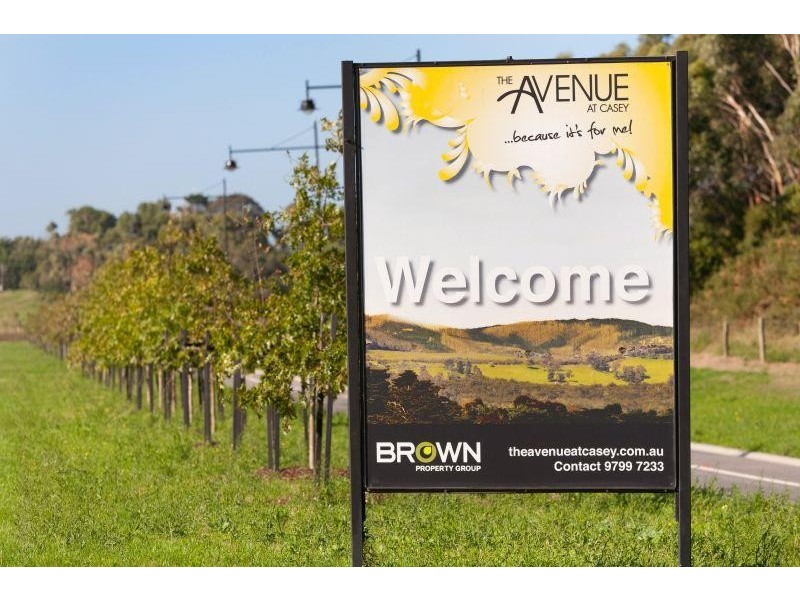 Lot 1415 Mickleham Drive, Cranbourne North VIC 3977