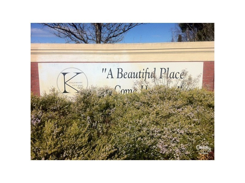 4 Redmore Court, Berwick VIC 3806