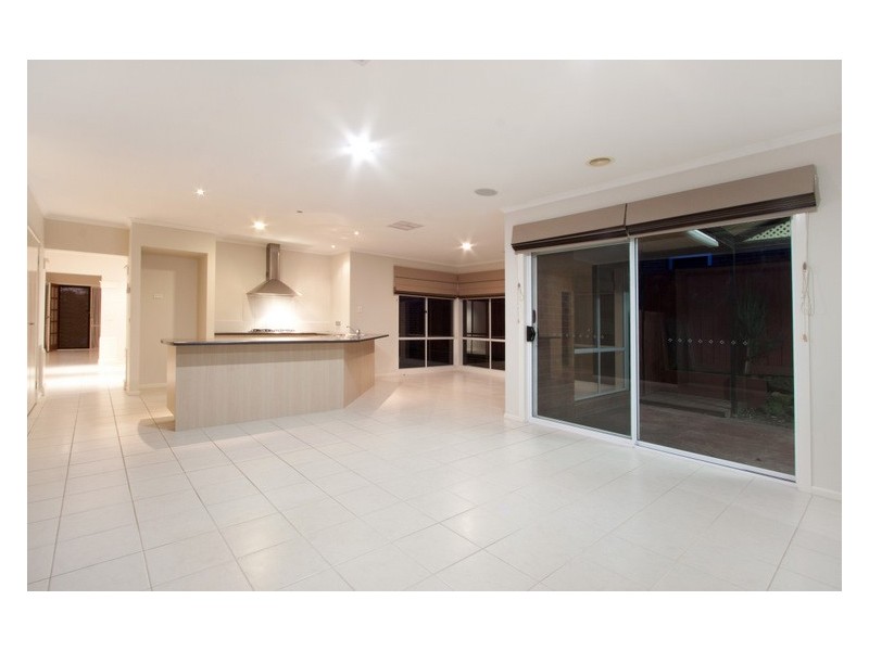 77 Viewgrand Drive, Berwick VIC 3806