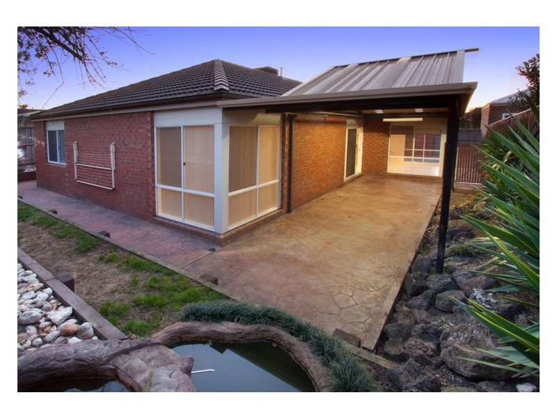 77 Viewgrand Drive, Berwick VIC 3806