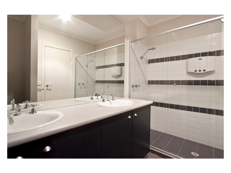 77 Viewgrand Drive, Berwick VIC 3806