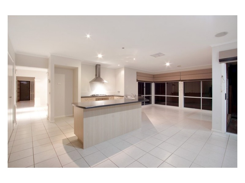 77 Viewgrand Drive, Berwick VIC 3806