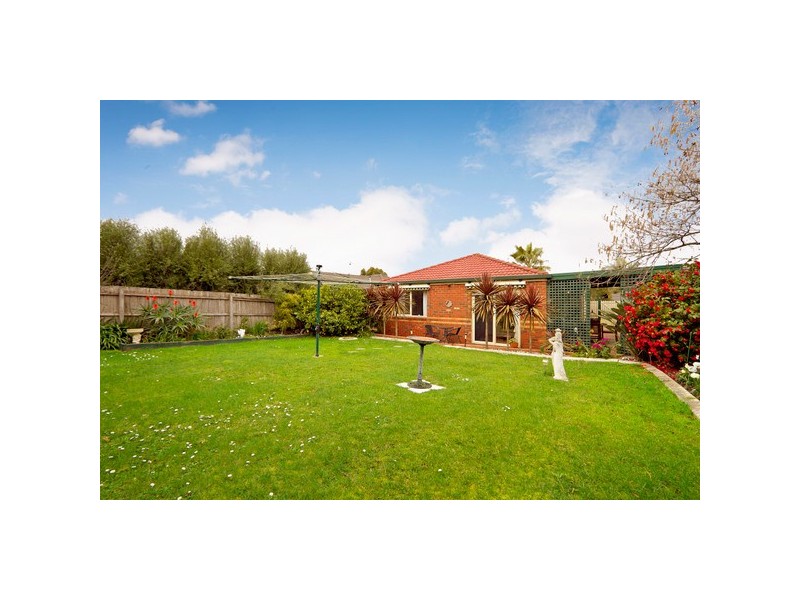 4 Cooma Court, Berwick VIC 3806