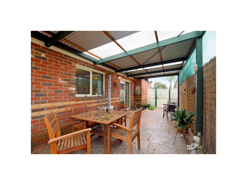 4 Cooma Court, Berwick VIC 3806