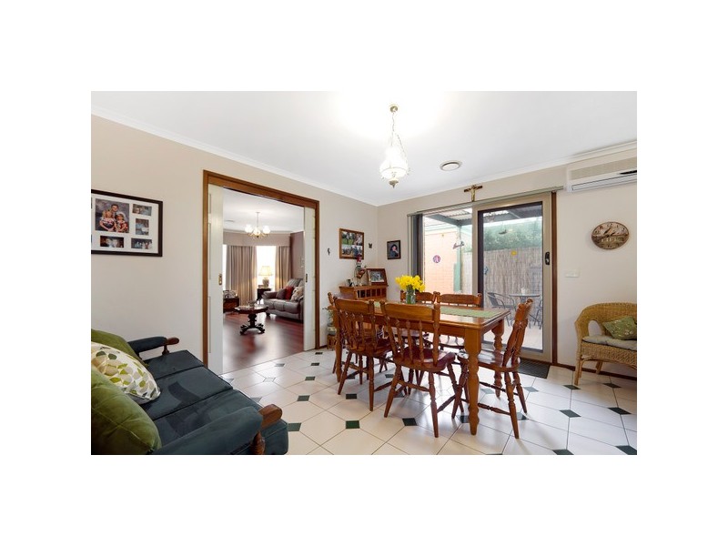 4 Cooma Court, Berwick VIC 3806