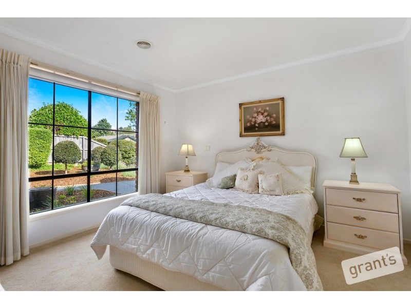 5 Roxby Court, Berwick VIC 3806