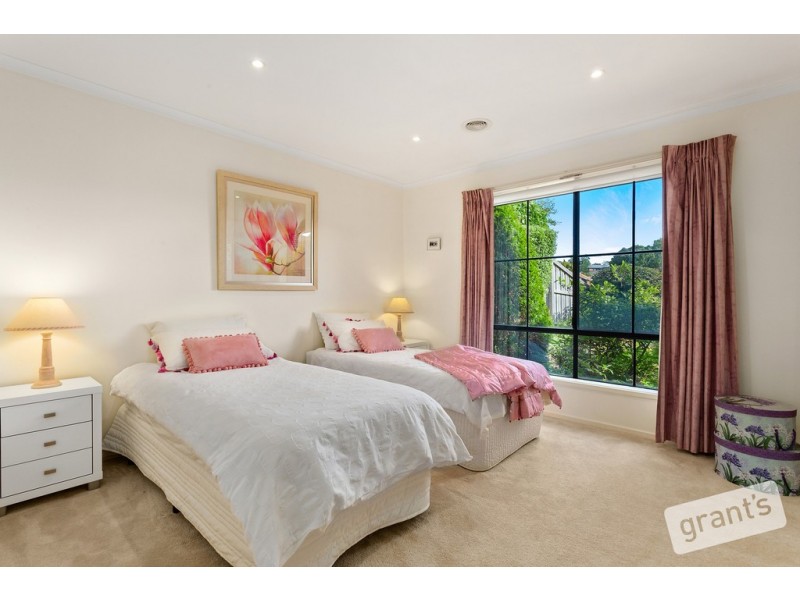 5 Roxby Court, Berwick VIC 3806