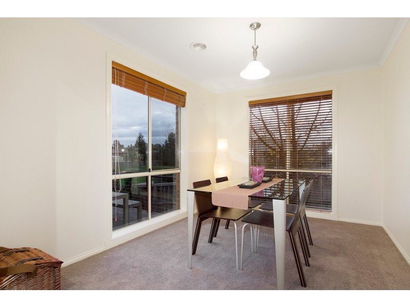 1 Harcourt Way, Berwick VIC 3806