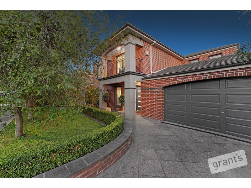 9 Salisbury Court, Berwick VIC 3806