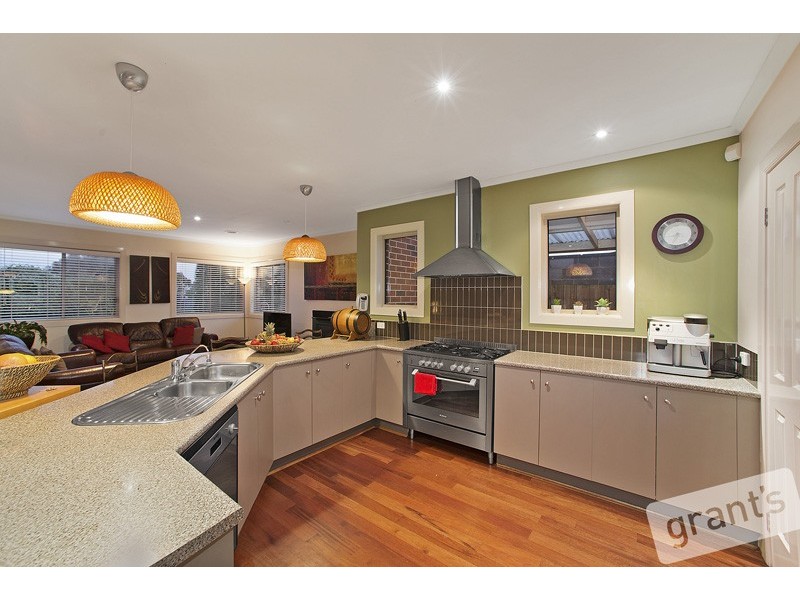 9 Salisbury Court, Berwick VIC 3806