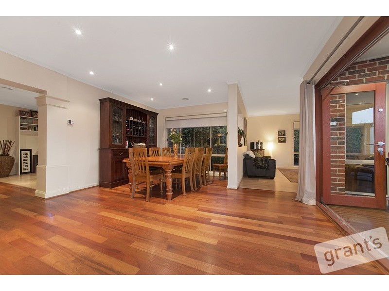 9 Salisbury Court, Berwick VIC 3806