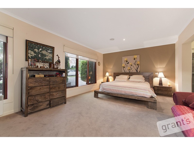 9 Salisbury Court, Berwick VIC 3806