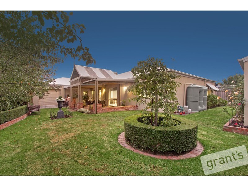 6 Meg Way, Berwick VIC 3806