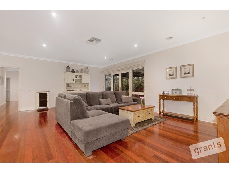 6 Meg Way, Berwick VIC 3806