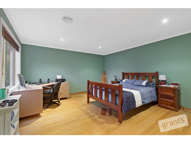 6 Cardinia Creek Road, Narre Warren East VIC 3804