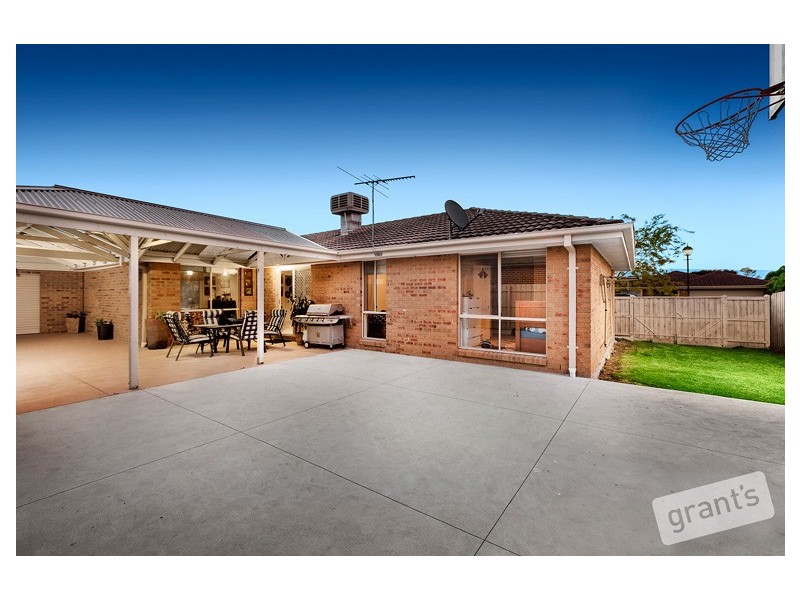 32 Bounty Way, Berwick VIC 3806