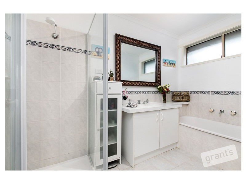 32 Bounty Way, Berwick VIC 3806