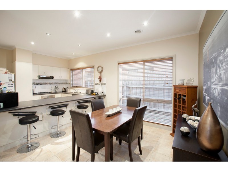 8 Cashel Court, Berwick VIC 3806