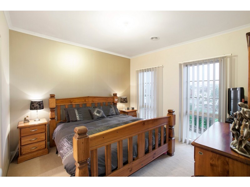 8 Cashel Court, Berwick VIC 3806