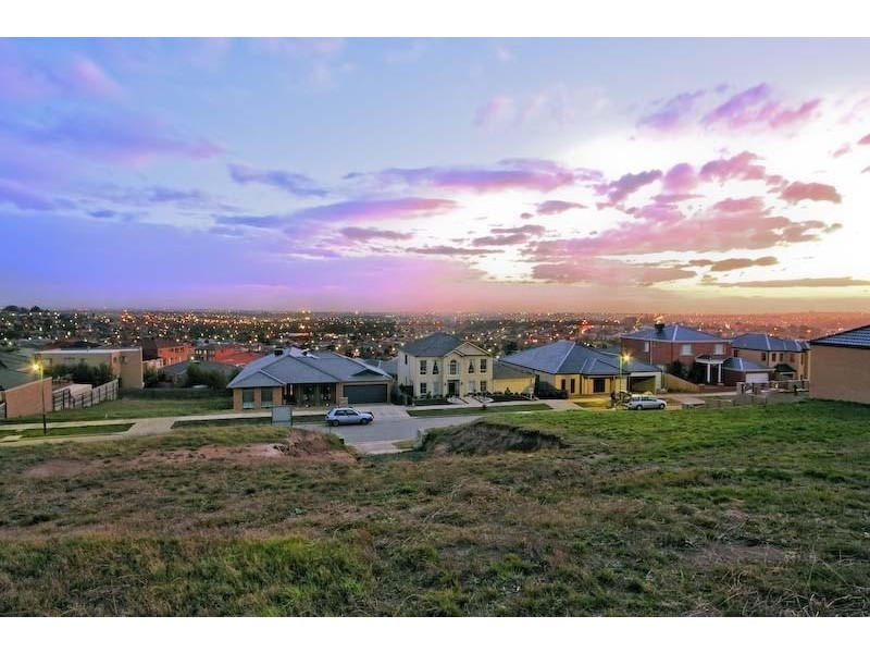23 Montbrae Circuit, Narre Warren VIC 3805