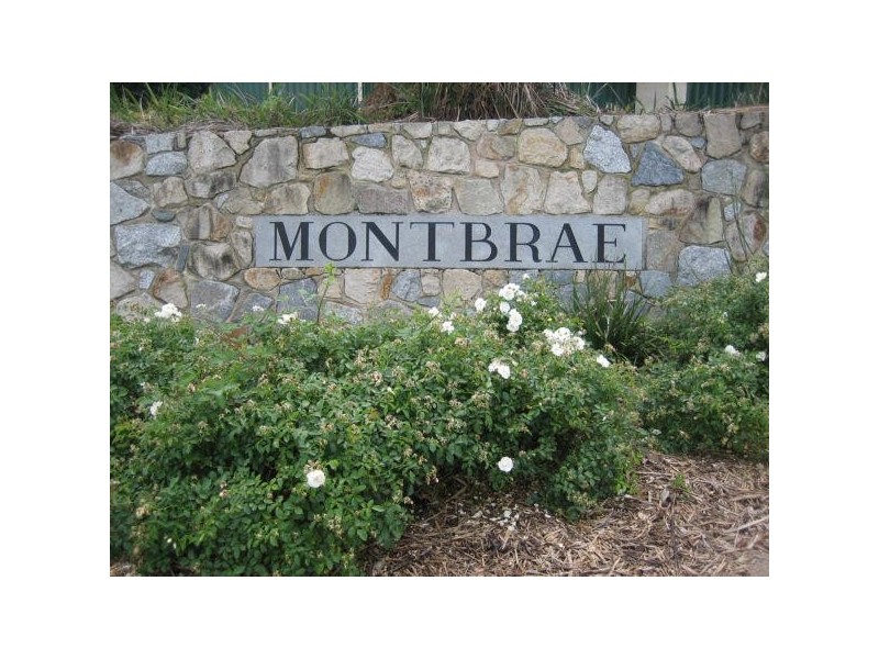 23 Montbrae Circuit, Narre Warren VIC 3805