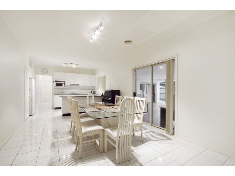 14 Fenton Place, Narre Warren South VIC 3805