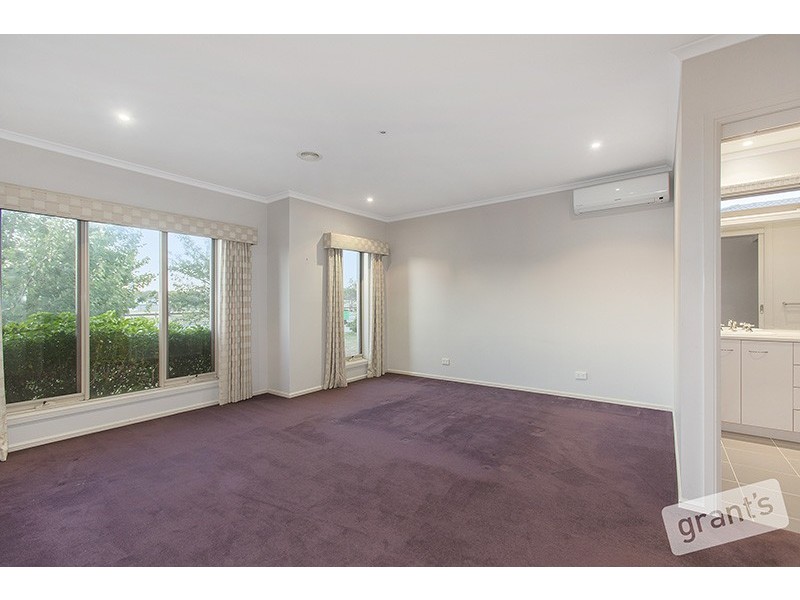148 Berwick Springs Promenade, Narre Warren South VIC 3805