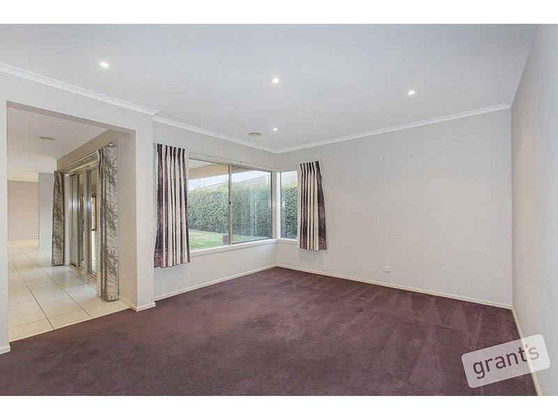 148 Berwick Springs Promenade, Narre Warren South VIC 3805