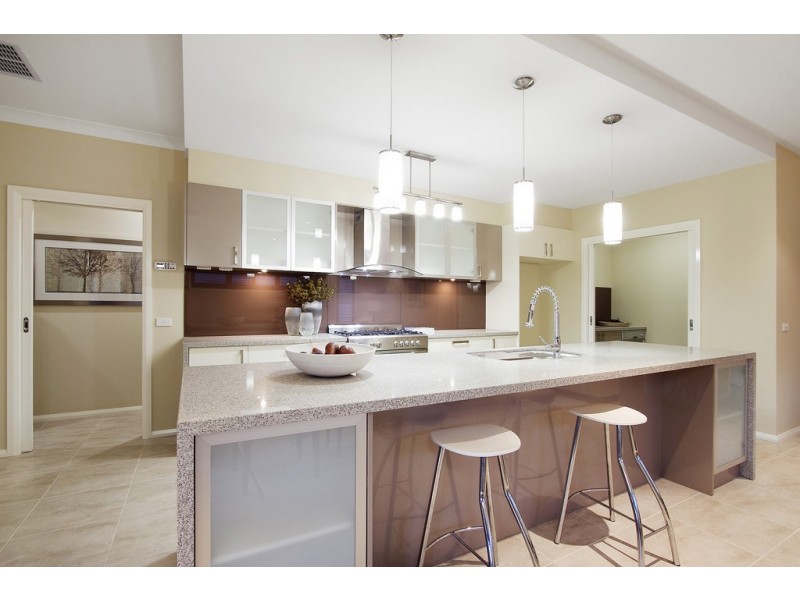 84 Heather Grove, Clyde North VIC 3978