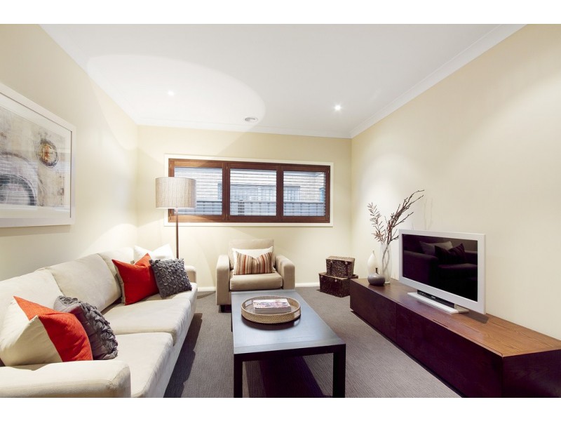 84 Heather Grove, Clyde North VIC 3978