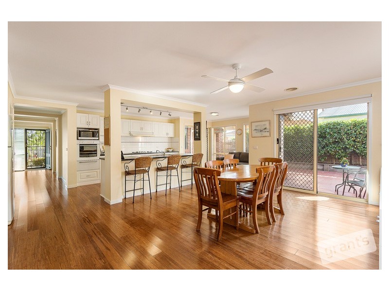 8 Thornley Drive, Berwick VIC 3806