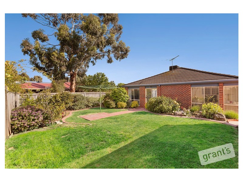 8 Thornley Drive, Berwick VIC 3806
