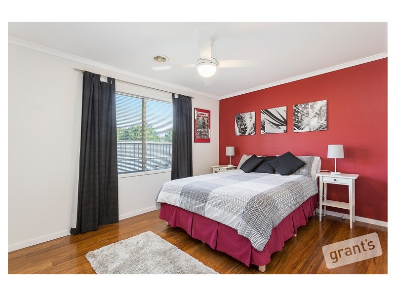 8 Thornley Drive, Berwick VIC 3806