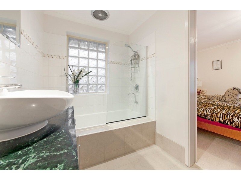 28 Heywood Cresent, Cranbourne North VIC 3977