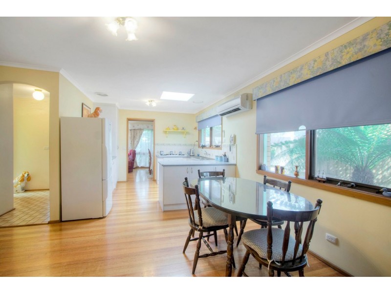 42 Guildford Crescent, Narre Warren VIC 3805