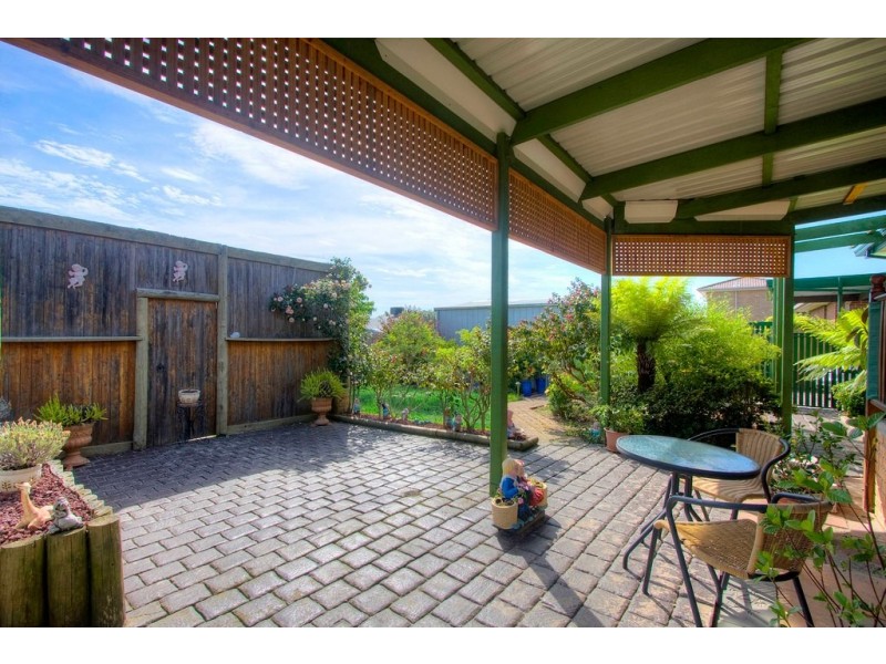 42 Guildford Crescent, Narre Warren VIC 3805