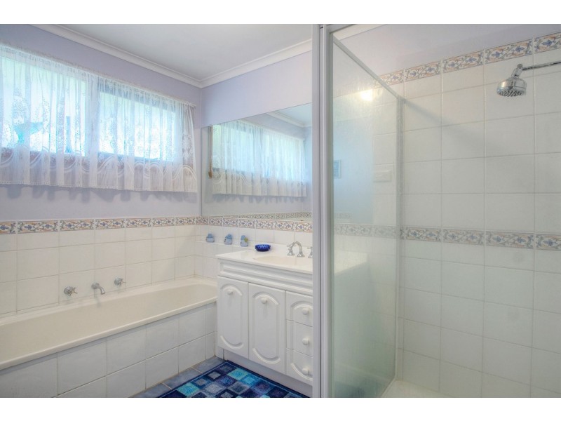 42 Guildford Crescent, Narre Warren VIC 3805