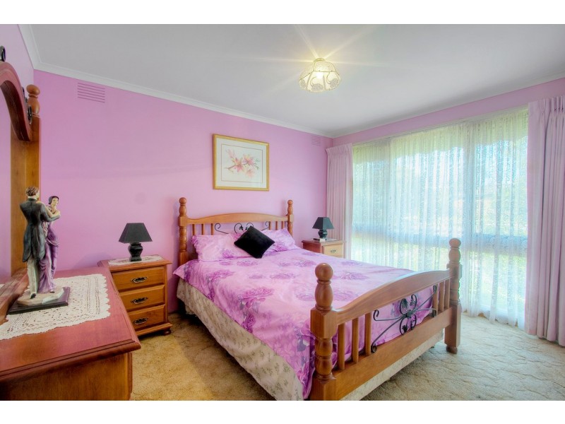 42 Guildford Crescent, Narre Warren VIC 3805
