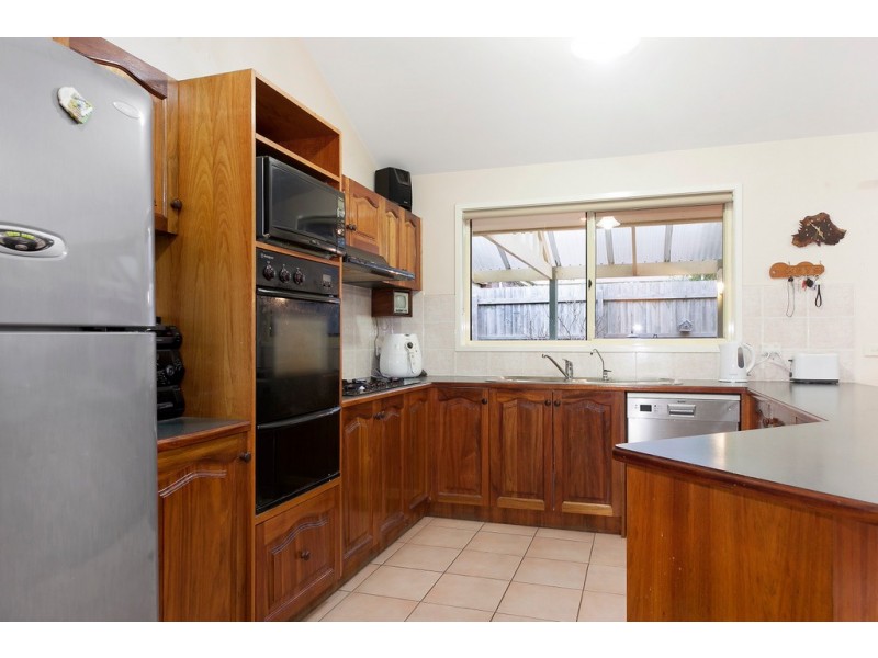 16 Shamrock Close, Narre Warren South VIC 3805