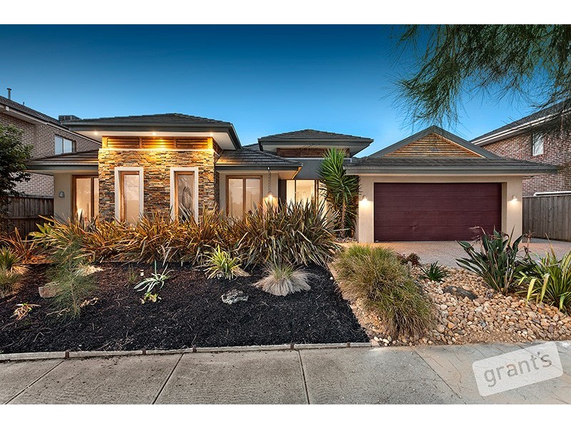 16 Lakeside Drive, Berwick VIC 3806