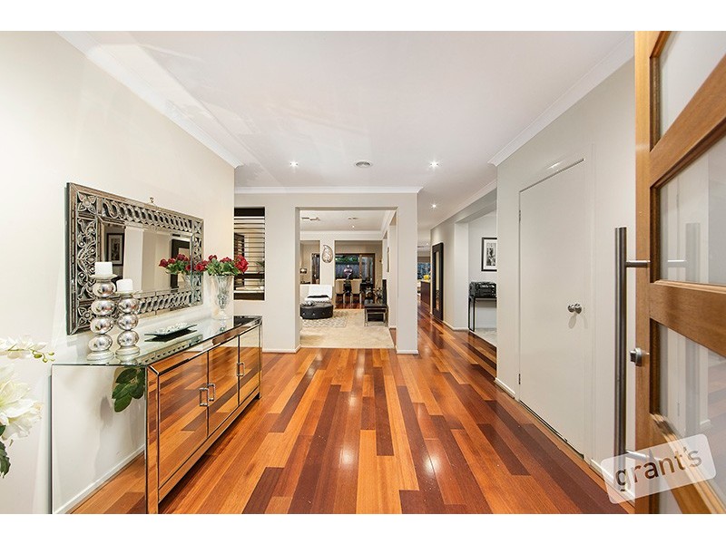 16 Lakeside Drive, Berwick VIC 3806